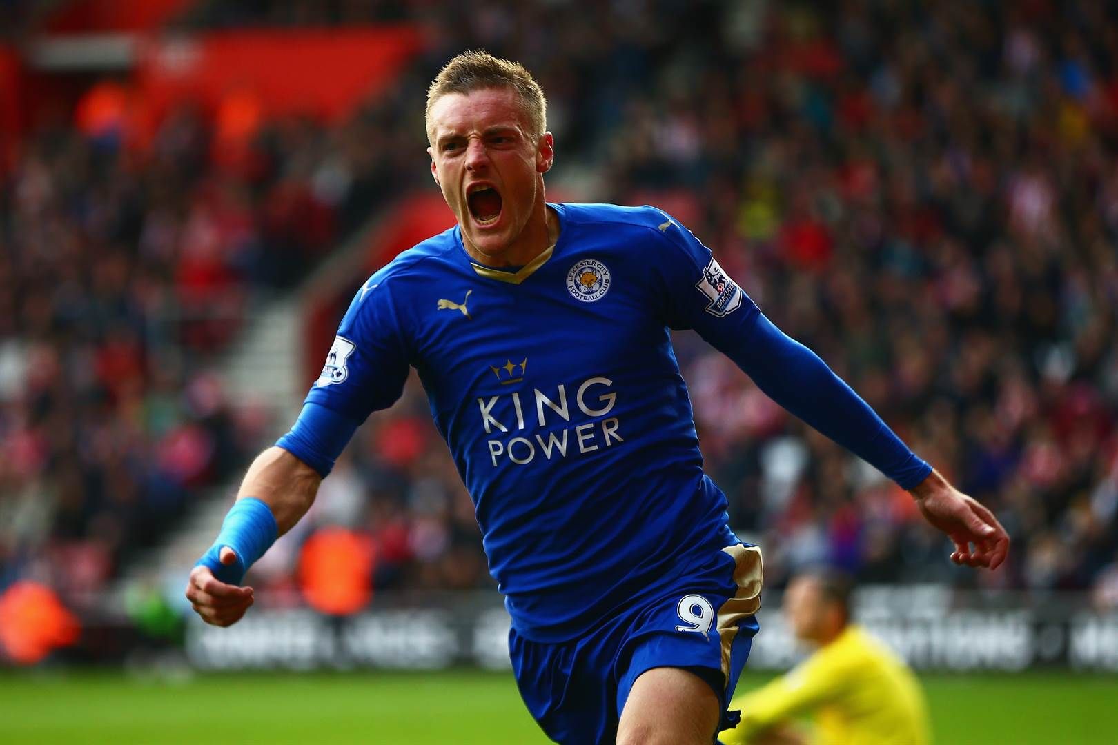 3. Jamie Vardy (Leicester City) - 16 goals (32 pts