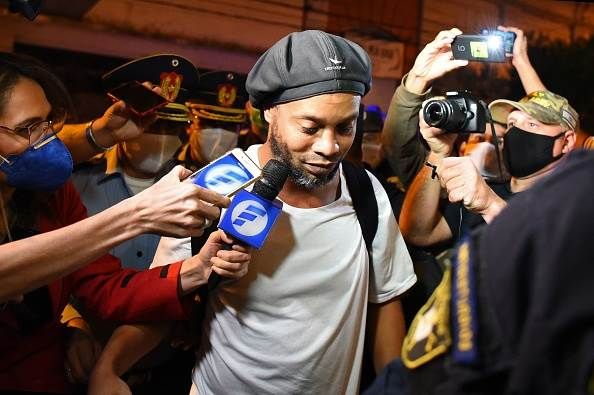 Ronaldinho – fraudulent travel documents