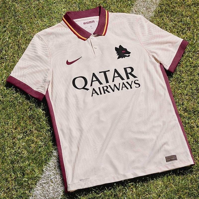 AS Roma's new away kit