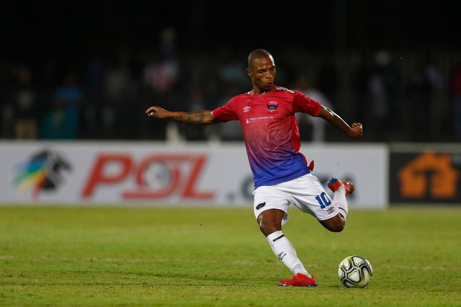 Mzikayise Mashaba (32) - winger