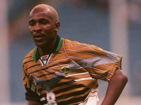 Dumisa Ngobe (pictured with Bafana Bafana) – Gençl