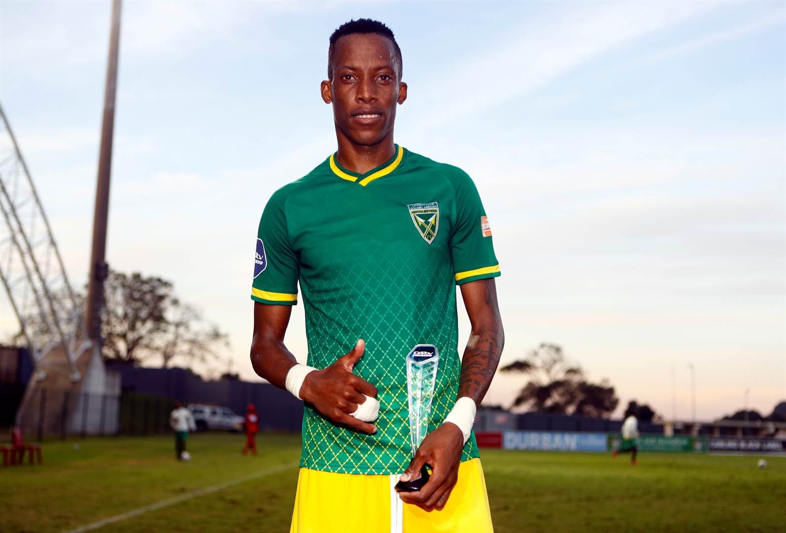 Divine Lunga - defender (26)