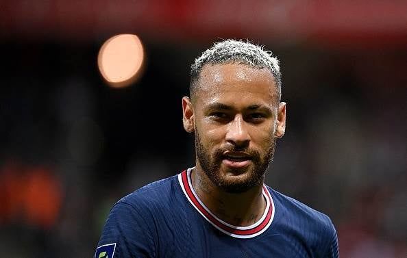2. Neymar (Paris Saint-Germain) - $836 000 per wee