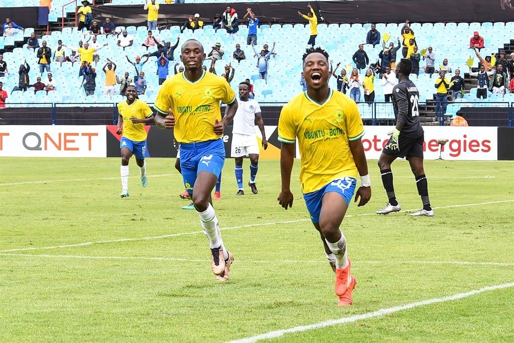 Peter Shalulile, Cassius Mailula of Mamelodi Sundo
