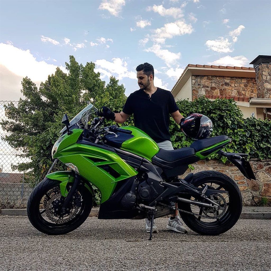 Aitor van den Brule with a Kawasaki Ninja 650.
